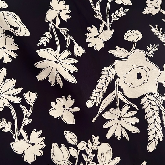 Theory navy and white tank blouse. Size M. - Picture 3 of 4